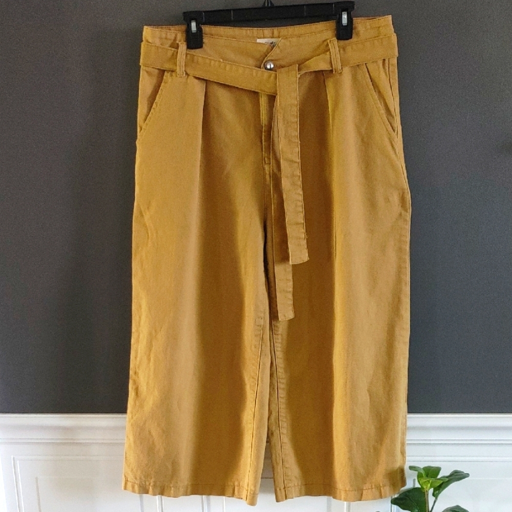Listicle Tan Cropped Pants L